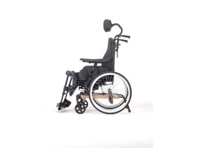 Fauteuil roulant confort Rea Clematis Pro - Châssis compact