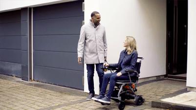 Fauteuil roulant électrique intérieur pliant Invacare Kompas